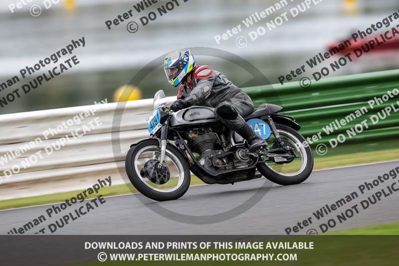 Vintage motorcycle club;eventdigitalimages;mallory park;mallory park trackday photographs;no limits trackdays;peter wileman photography;trackday digital images;trackday photos;vmcc festival 1000 bikes photographs
